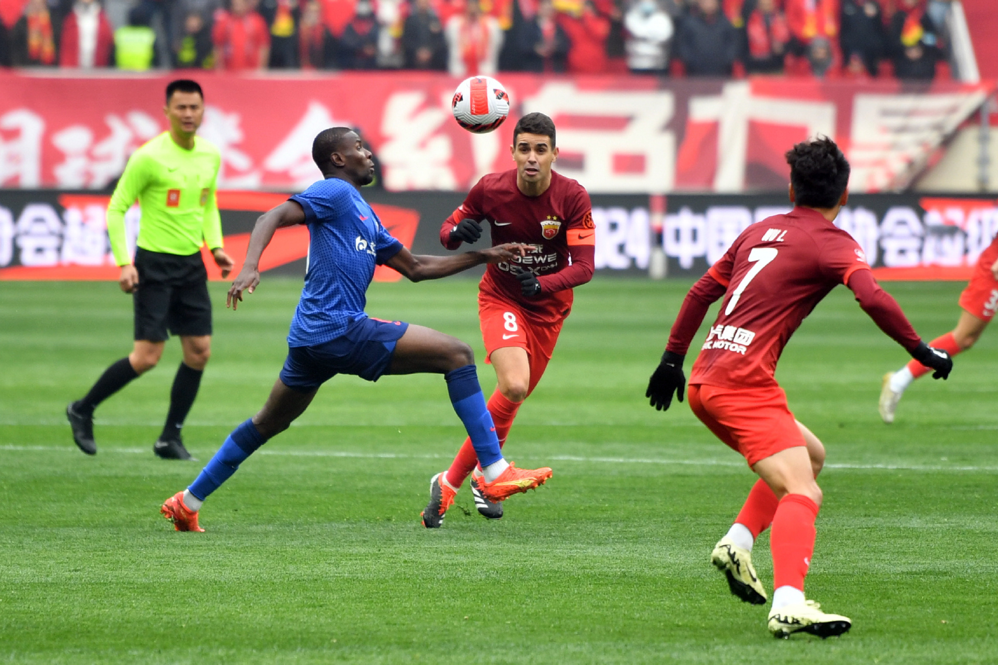 包含中超比赛激情持续,各路球队实力对决的词条 包含中超比赛激情持续,各路球队实力对决的词条