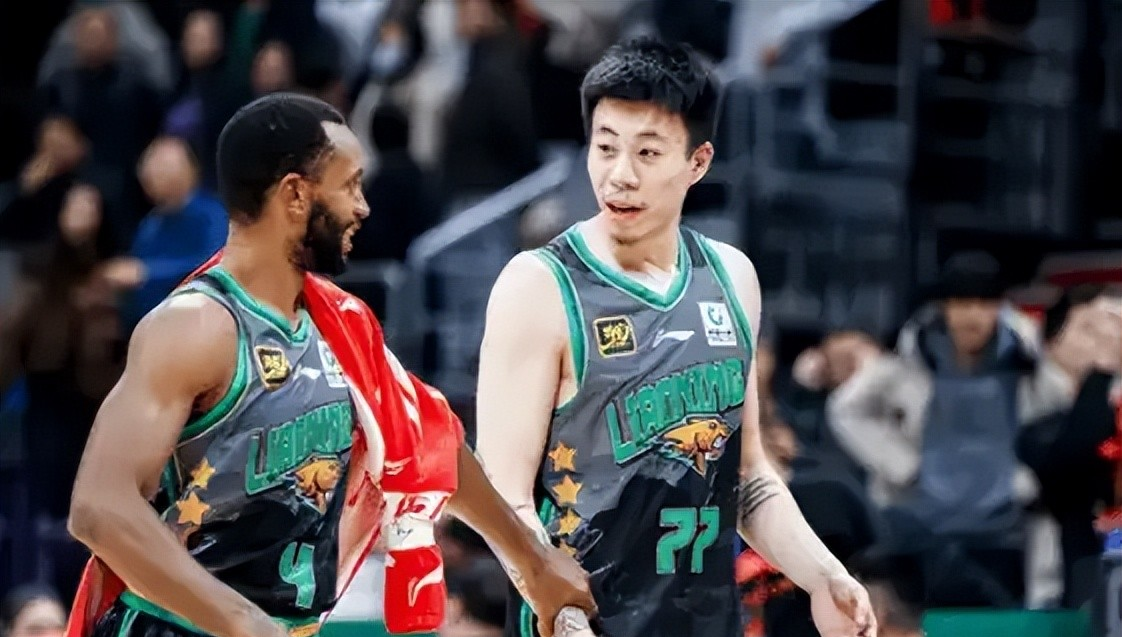 辽宁男篮出色表现,轻松击败了青岛队 辽宁男篮出色表现,轻松击败了青岛队