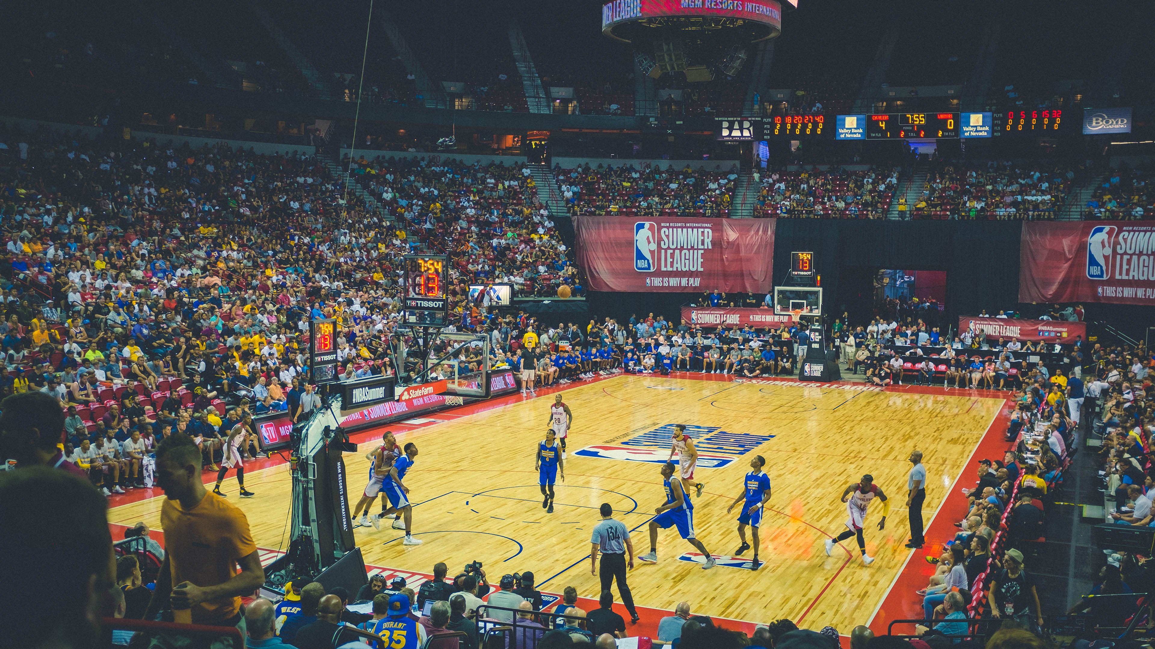 马刺强行终结勇士连胜神话，新星切特·霍姆格伦一战封神成全场焦点