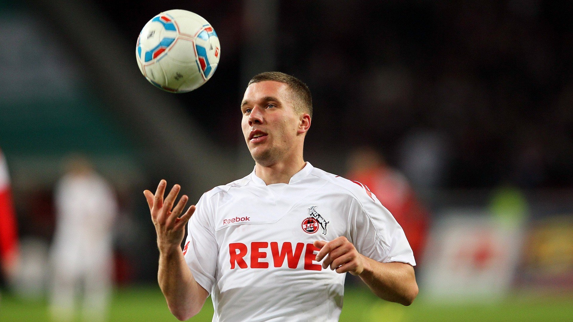 横拍扫六合，声震法兰西—当英格兰的冷锋遇上张本的烈焰